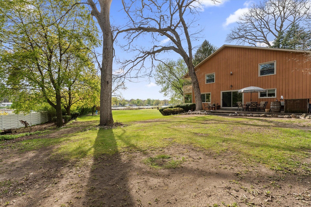 70328 Lakeview Drive, Edwardsburg, MI, 49112-8427