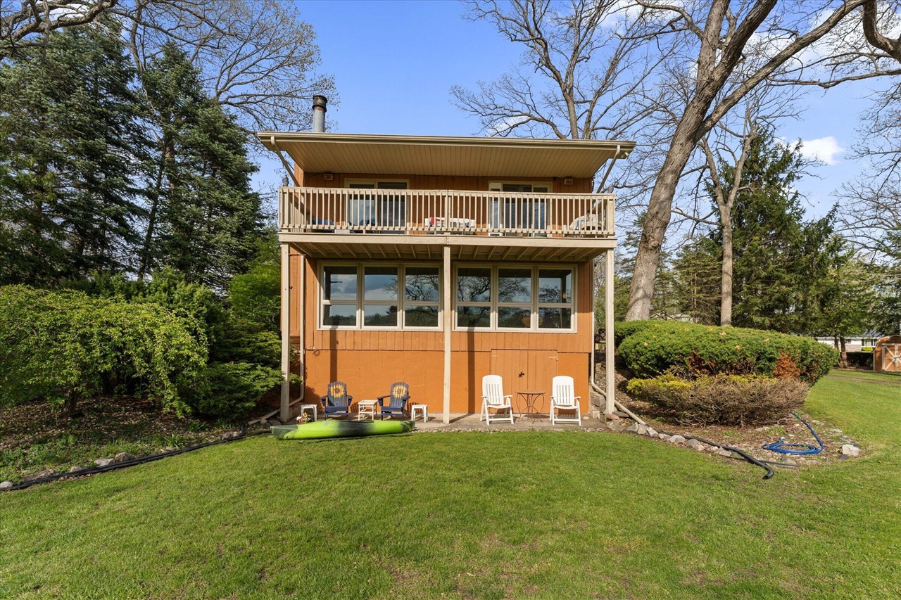 70328 Lakeview Drive, Edwardsburg, MI, 49112-8427