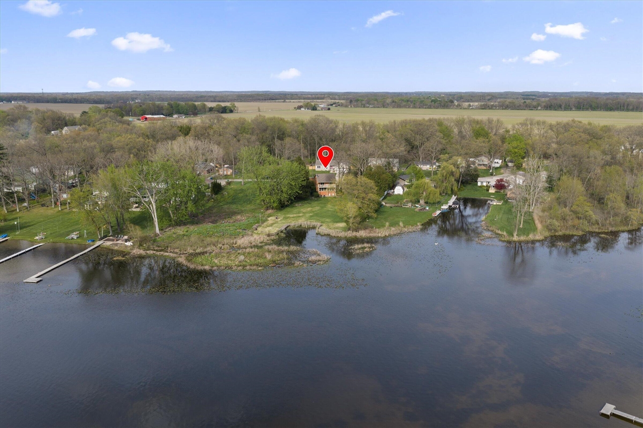70328 Lakeview Drive, Edwardsburg, MI, 49112-8427