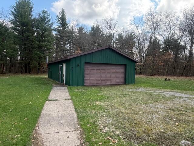 6136 S Poplar Avenue, Newaygo, MI, 49337-9058