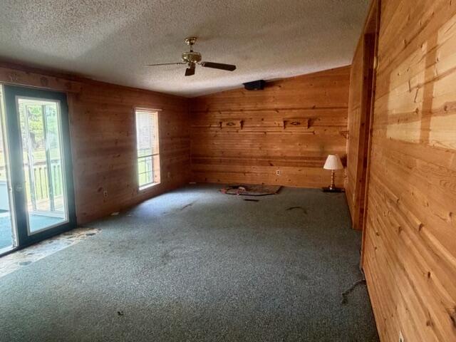 6136 S Poplar Avenue, Newaygo, MI, 49337-9058