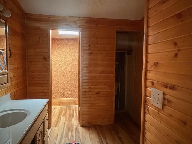 6136 S Poplar Avenue, Newaygo, MI, 49337-9058