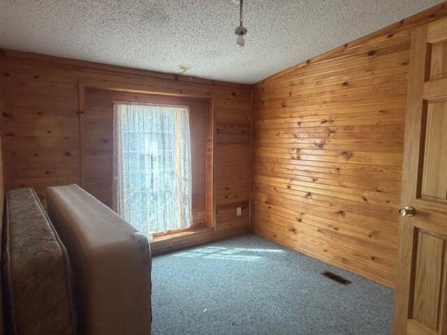 6136 S Poplar Avenue, Newaygo, MI, 49337-9058