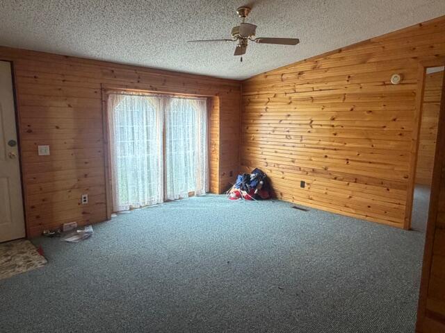 6136 S Poplar Avenue, Newaygo, MI, 49337-9058