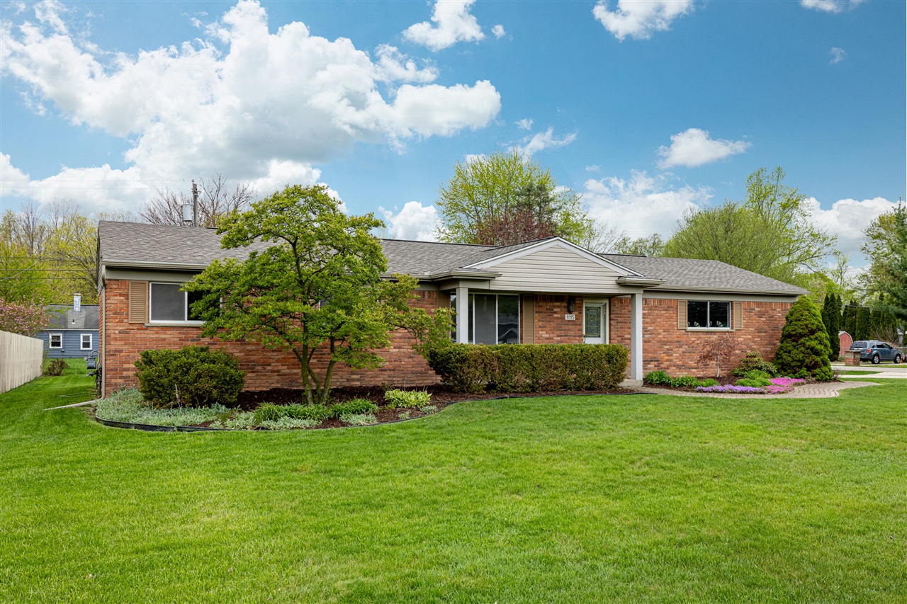 8915 Oakview Street, Plymouth, MI, 48170-4077