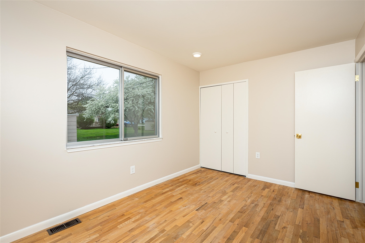 8915 Oakview Street, Plymouth, MI, 48170-4077