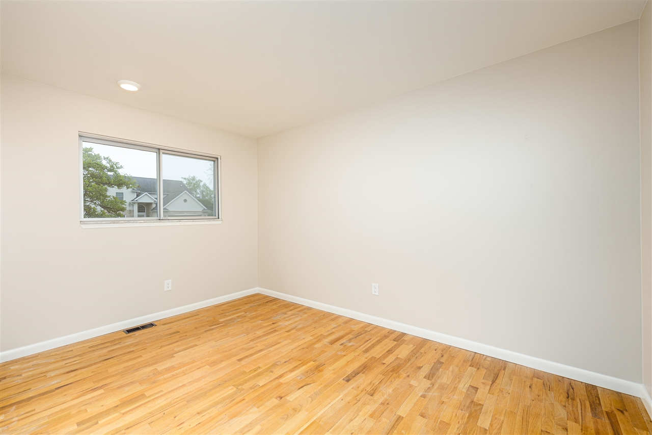 8915 Oakview Street, Plymouth, MI, 48170-4077