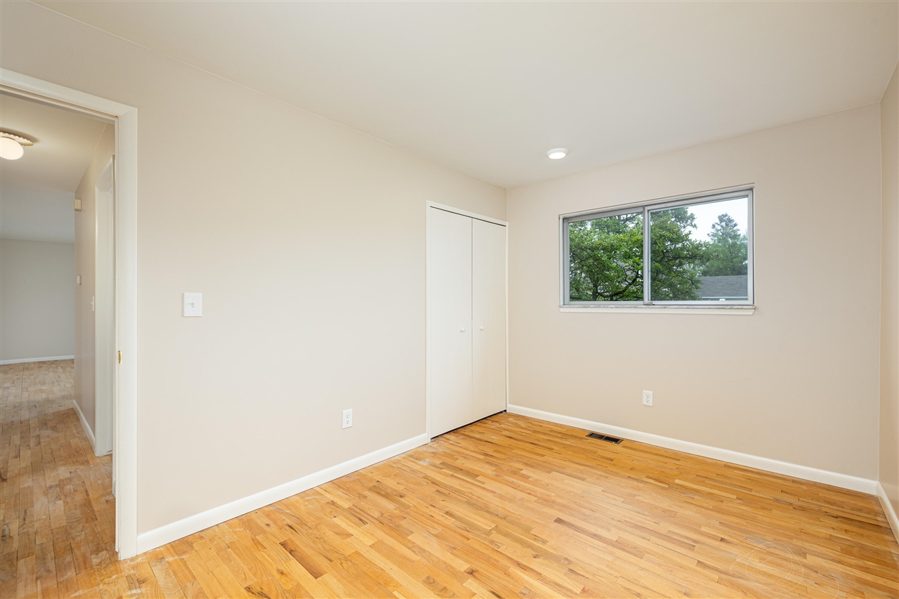 8915 Oakview Street, Plymouth, MI, 48170-4077