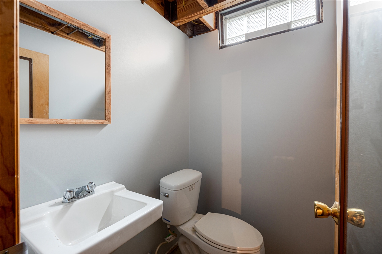 8915 Oakview Street, Plymouth, MI, 48170-4077