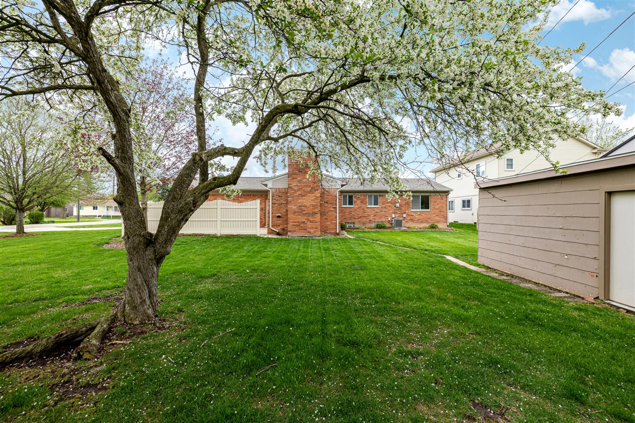 8915 Oakview Street, Plymouth, MI, 48170-4077