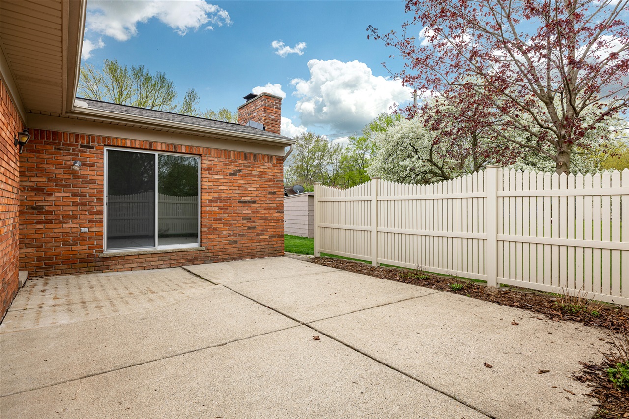 8915 Oakview Street, Plymouth, MI, 48170-4077