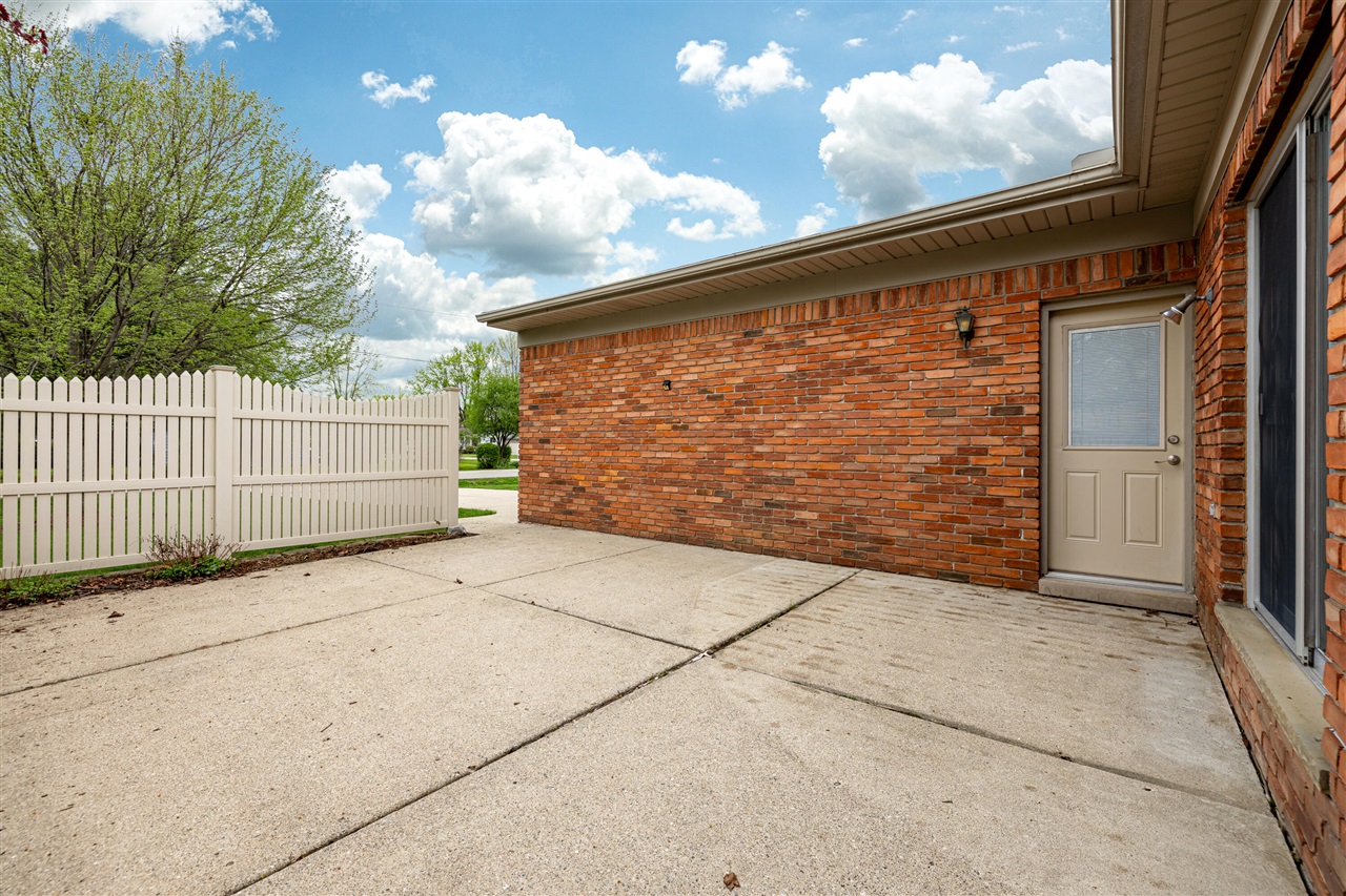 8915 Oakview Street, Plymouth, MI, 48170-4077