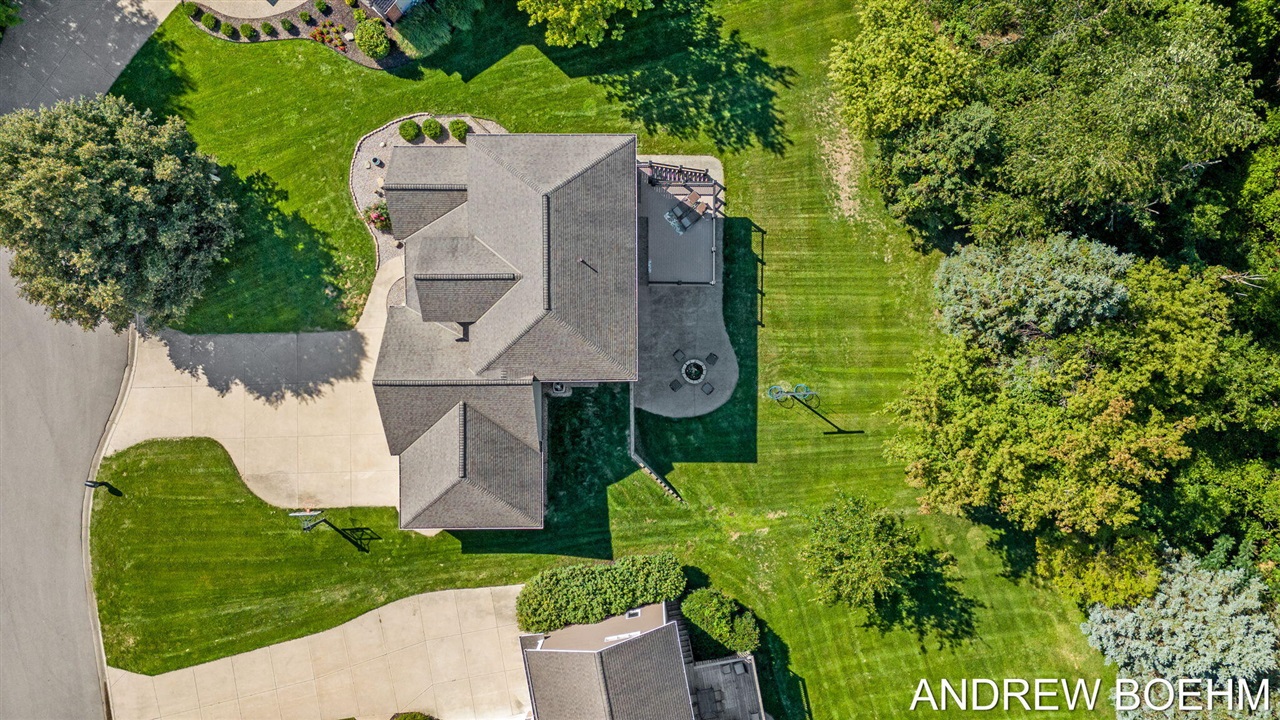 2586 Marble Court, Zeeland, MI, 49464-8943
