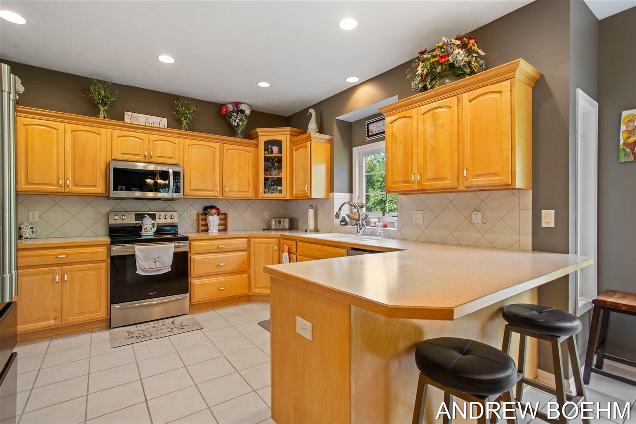 2586 Marble Court, Zeeland, MI, 49464-8943