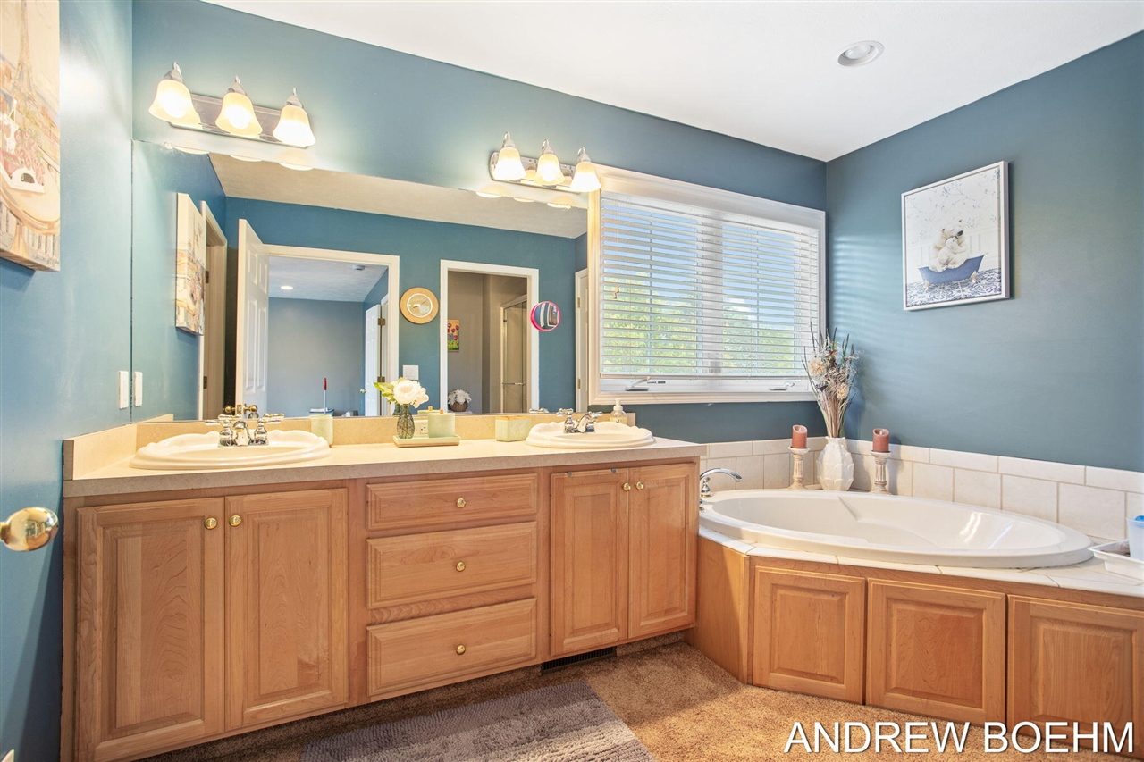 2586 Marble Court, Zeeland, MI, 49464-8943