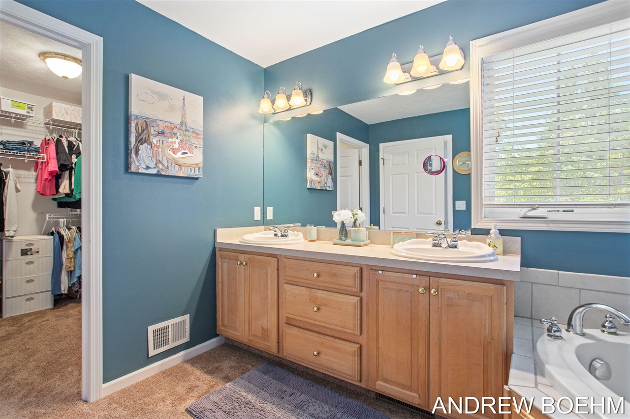 2586 Marble Court, Zeeland, MI, 49464-8943