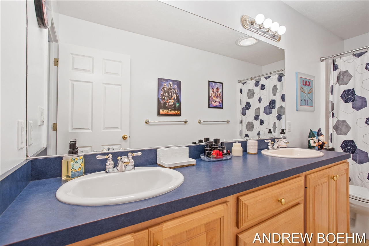 2586 Marble Court, Zeeland, MI, 49464-8943