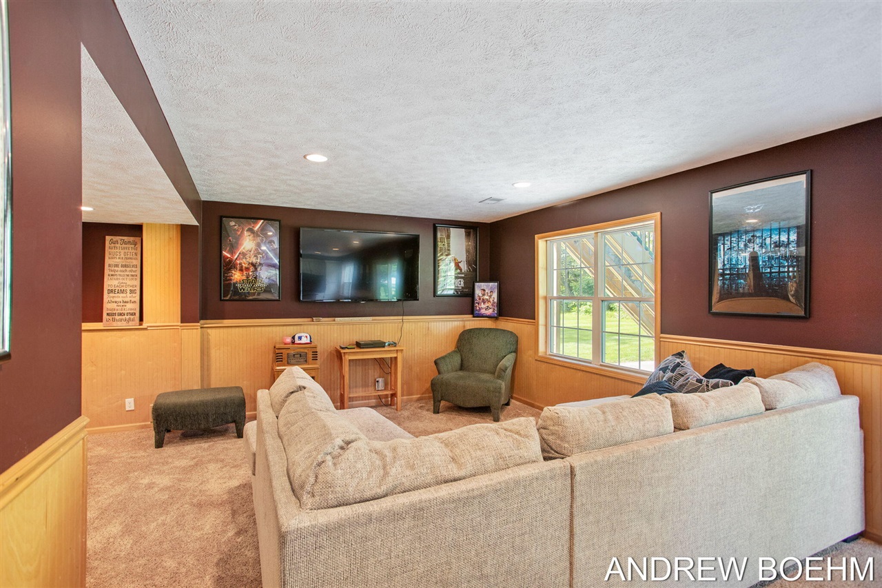 2586 Marble Court, Zeeland, MI, 49464-8943