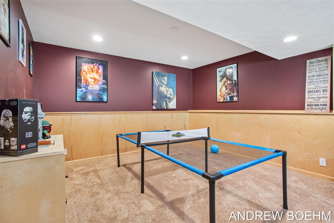 2586 Marble Court, Zeeland, MI, 49464-8943