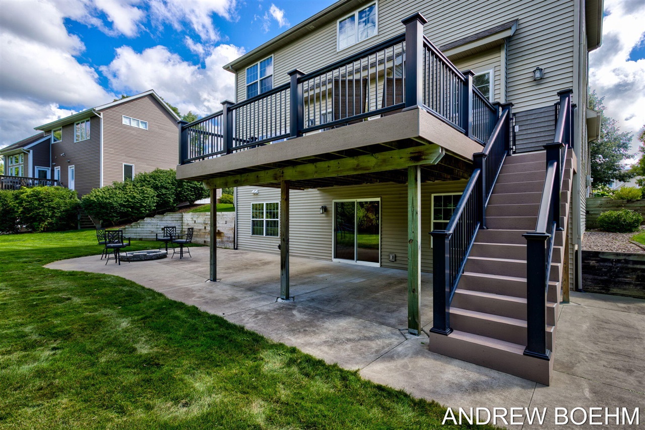 2586 Marble Court, Zeeland, MI, 49464-8943