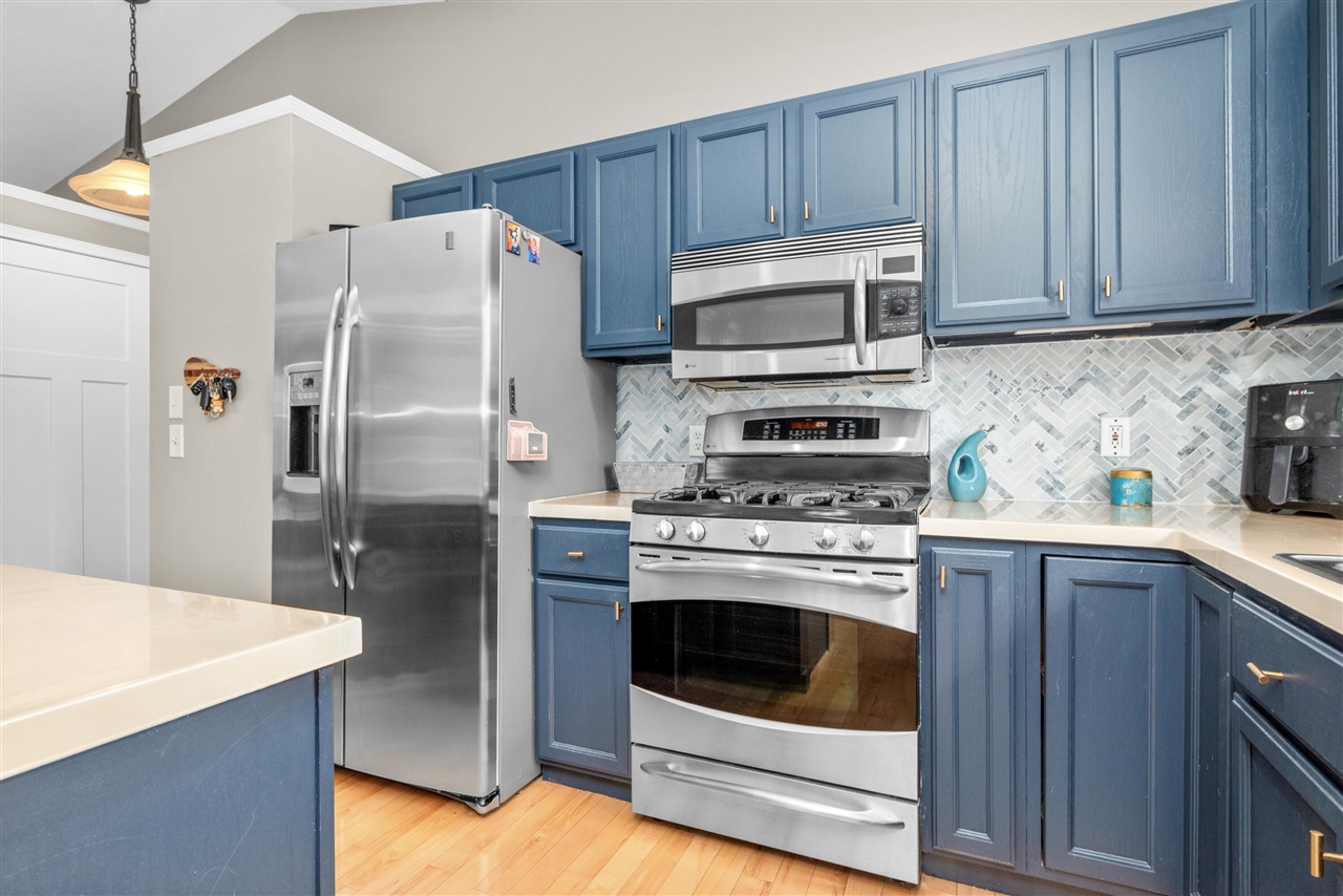83 Windflower Street, Comstock Park, MI, 49321-8235