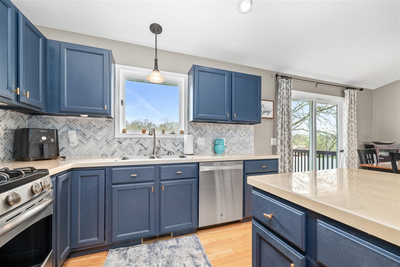 83 Windflower Street, Comstock Park, MI, 49321-8235