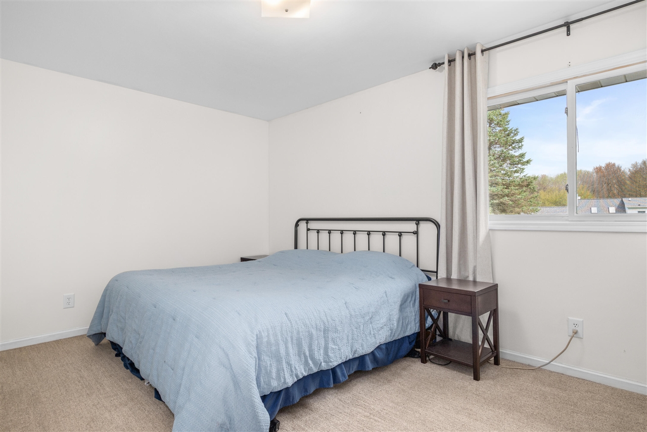 83 Windflower Street, Comstock Park, MI, 49321-8235
