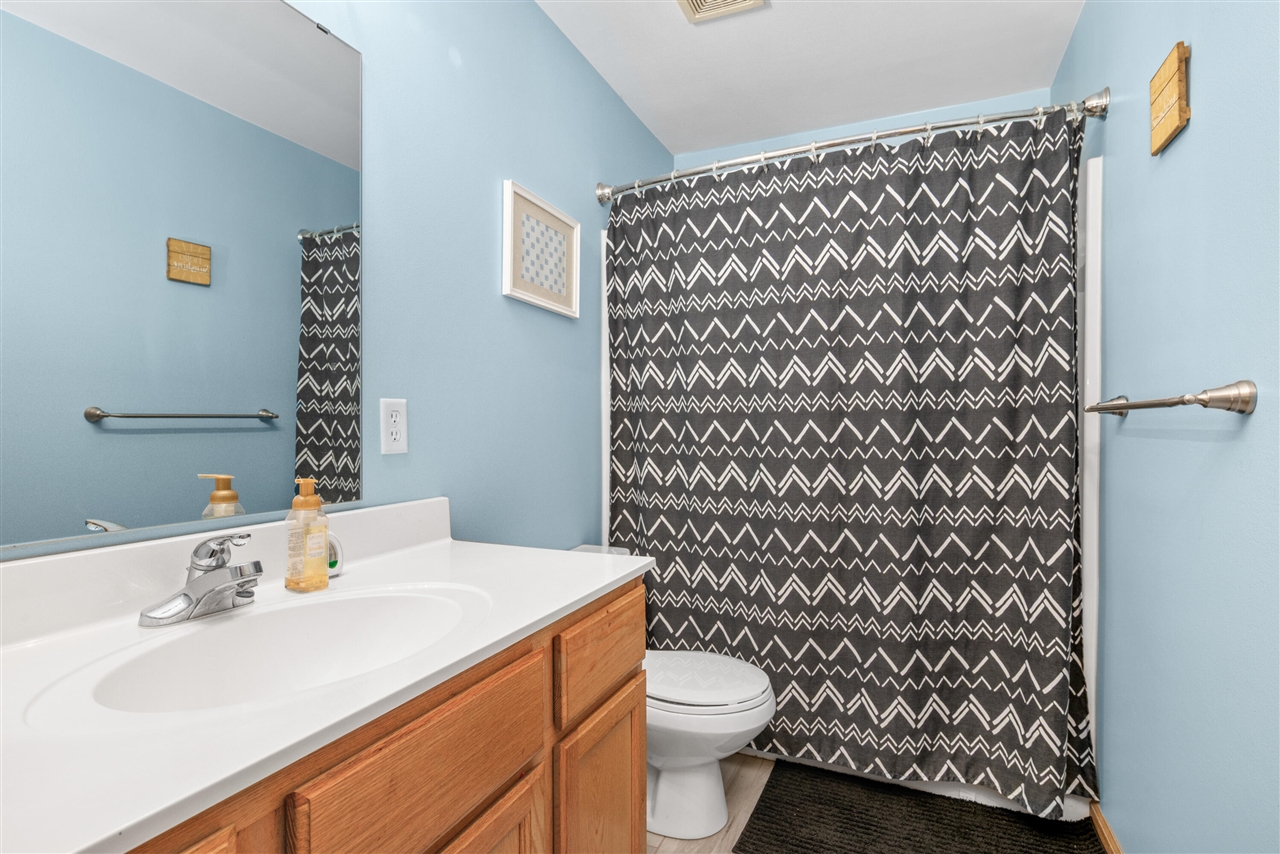 83 Windflower Street, Comstock Park, MI, 49321-8235