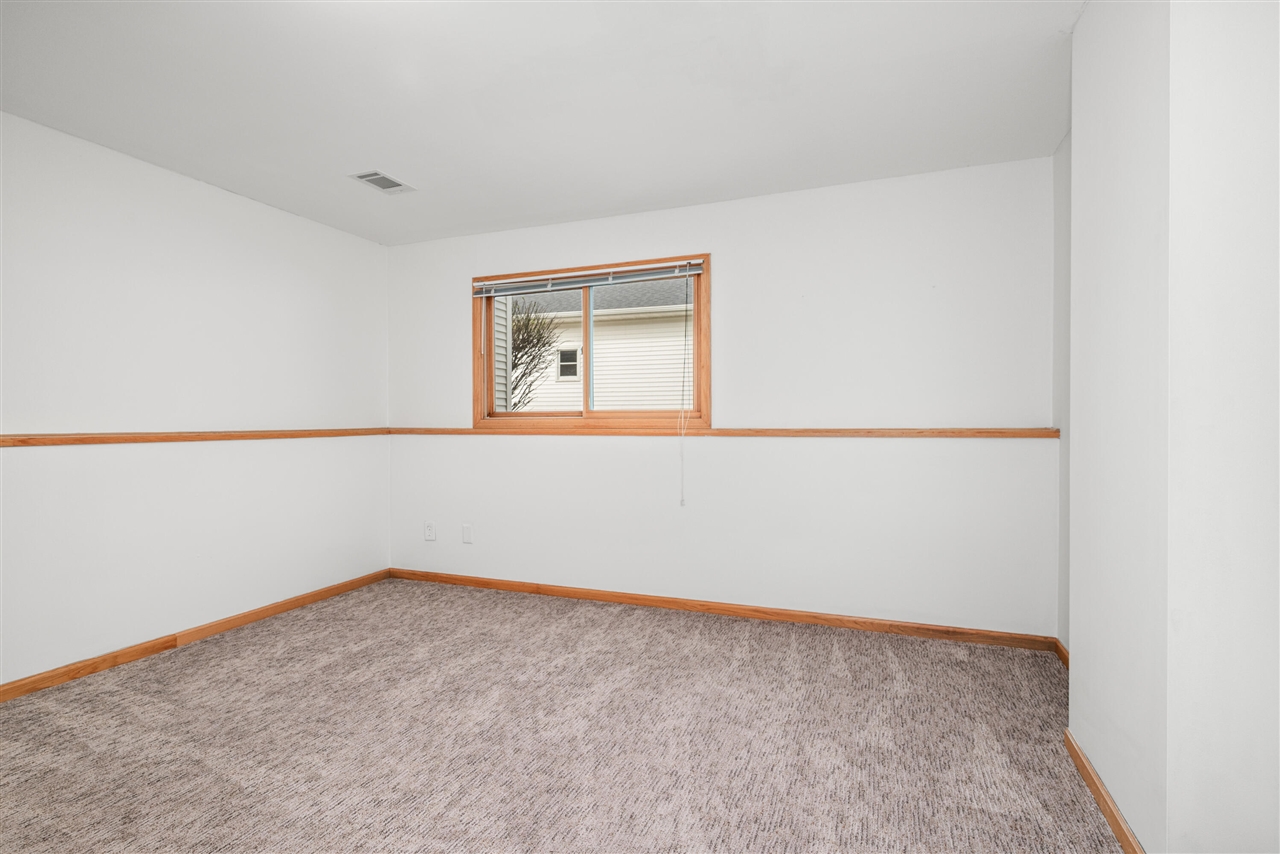 83 Windflower Street, Comstock Park, MI, 49321-8235