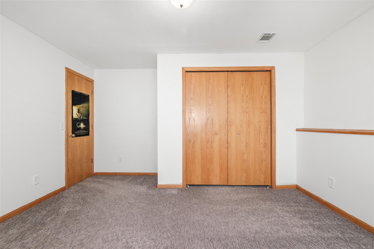 83 Windflower Street, Comstock Park, MI, 49321-8235