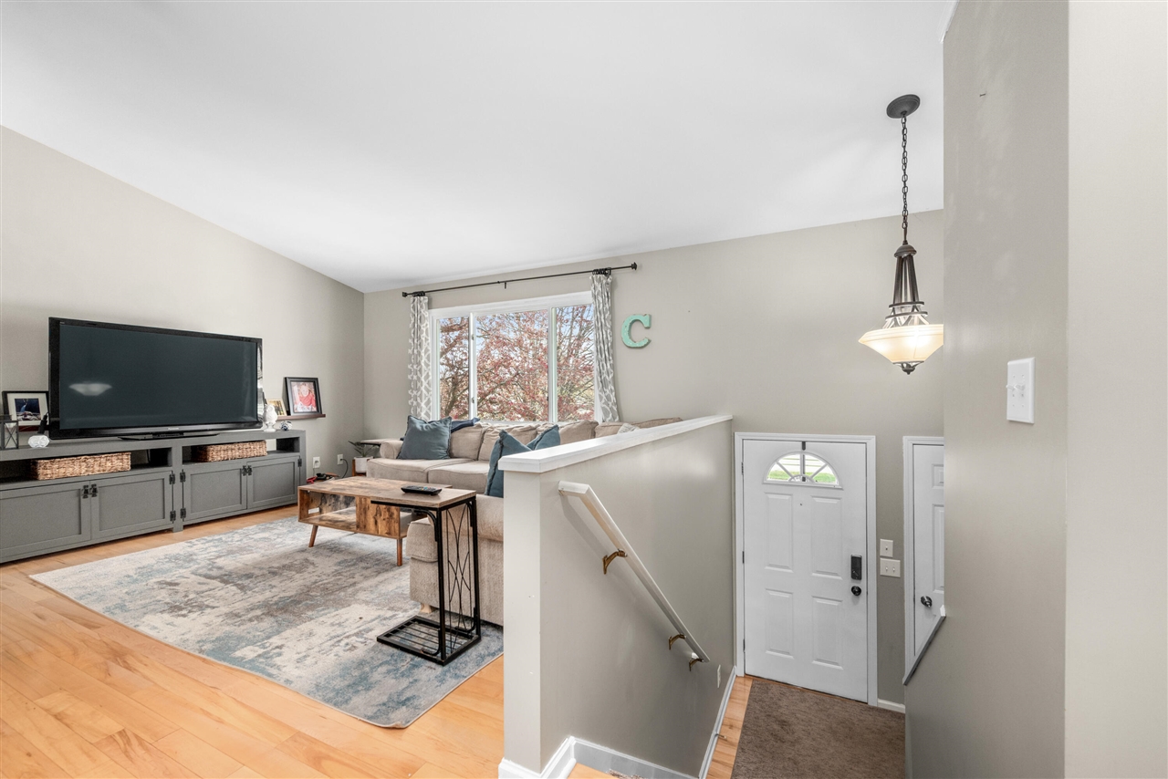 83 Windflower Street, Comstock Park, MI, 49321-8235