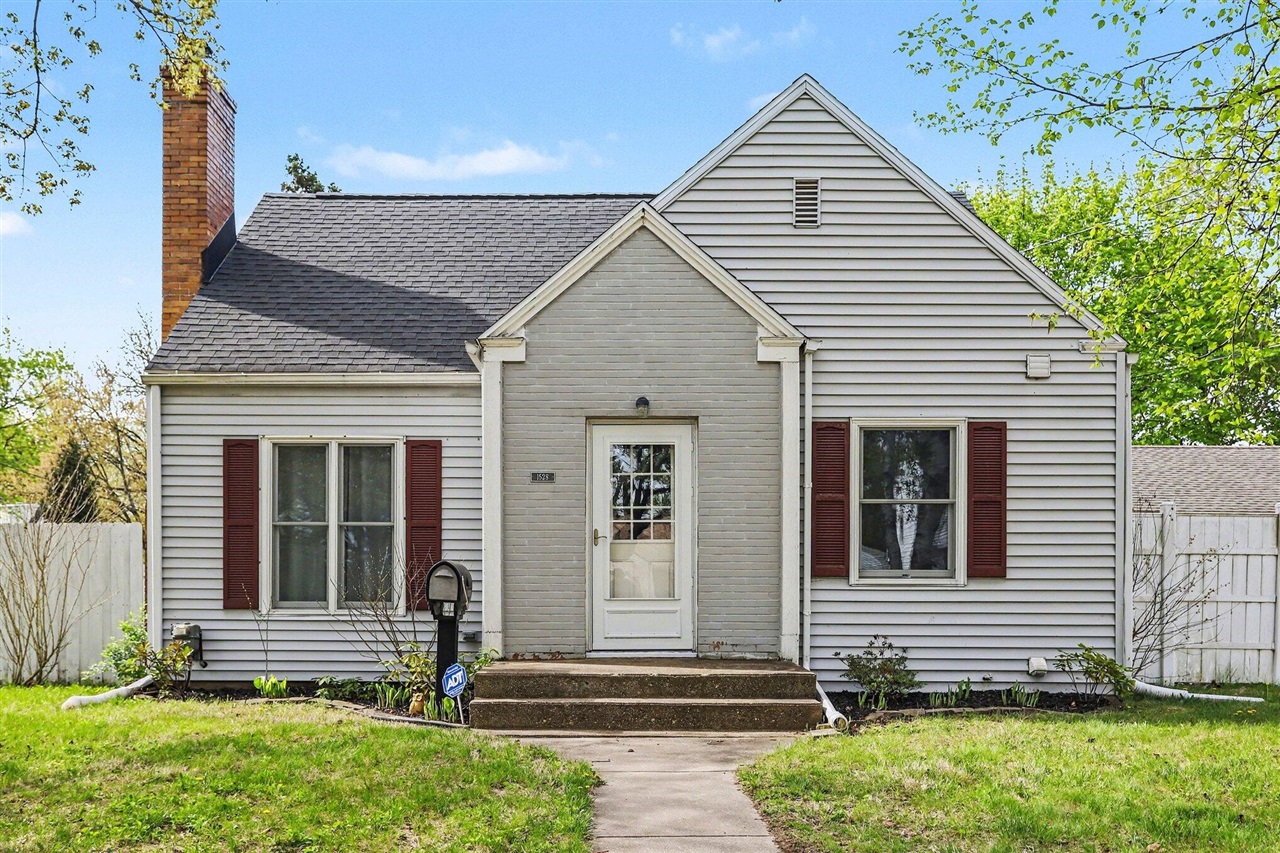 1528 Roseland Avenue, Kalamazoo, MI, 49001