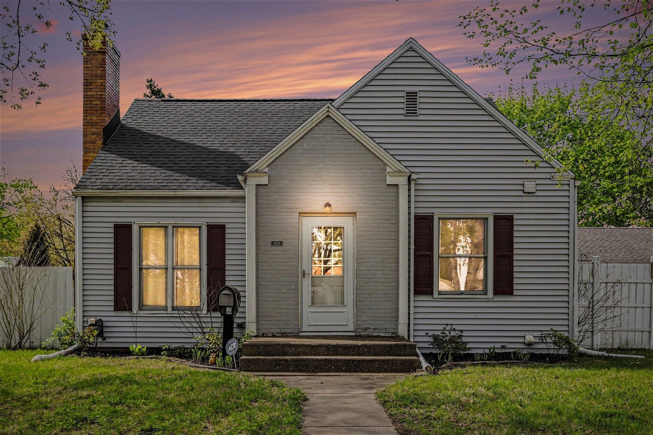 1528 Roseland Avenue, Kalamazoo, MI, 49001
