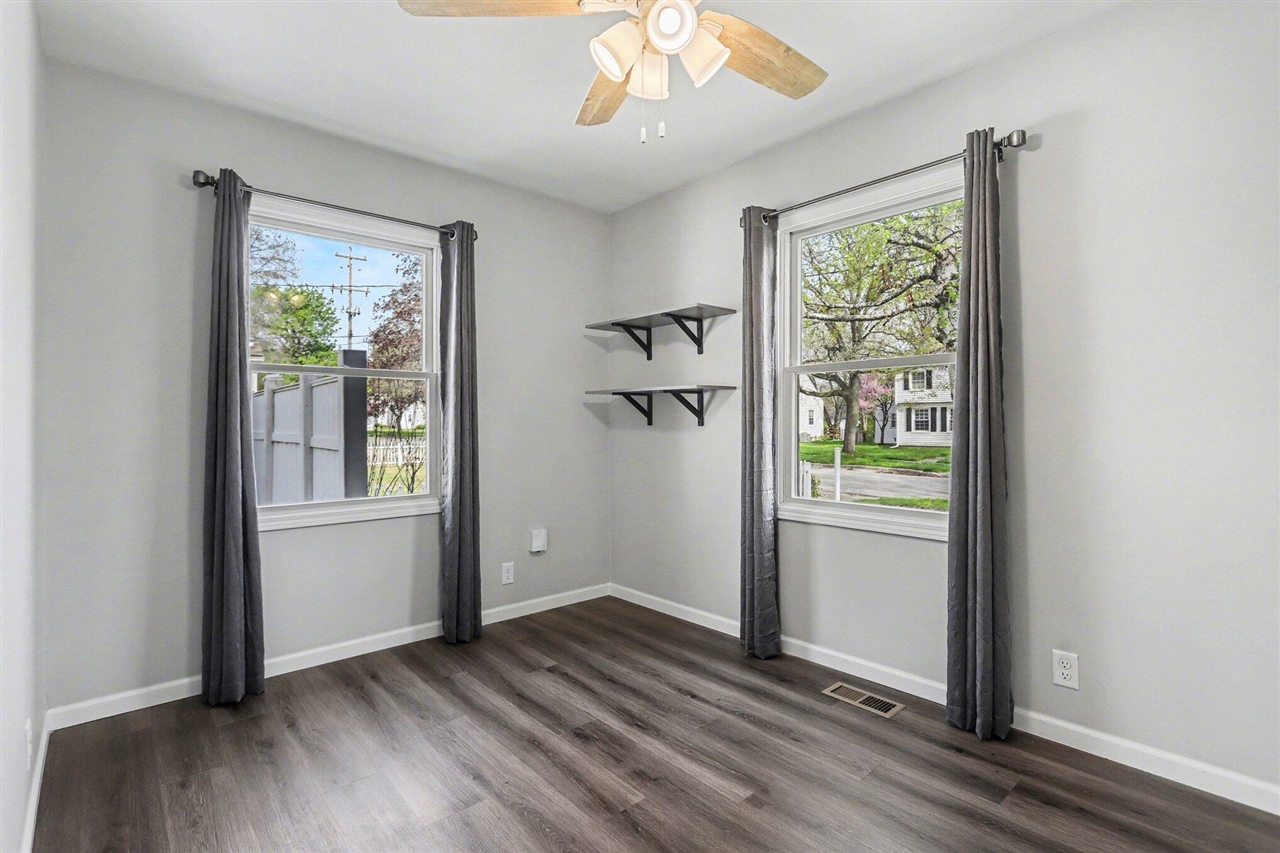 1528 Roseland Avenue, Kalamazoo, MI, 49001