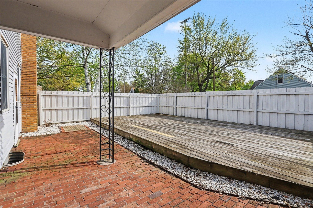 1528 Roseland Avenue, Kalamazoo, MI, 49001