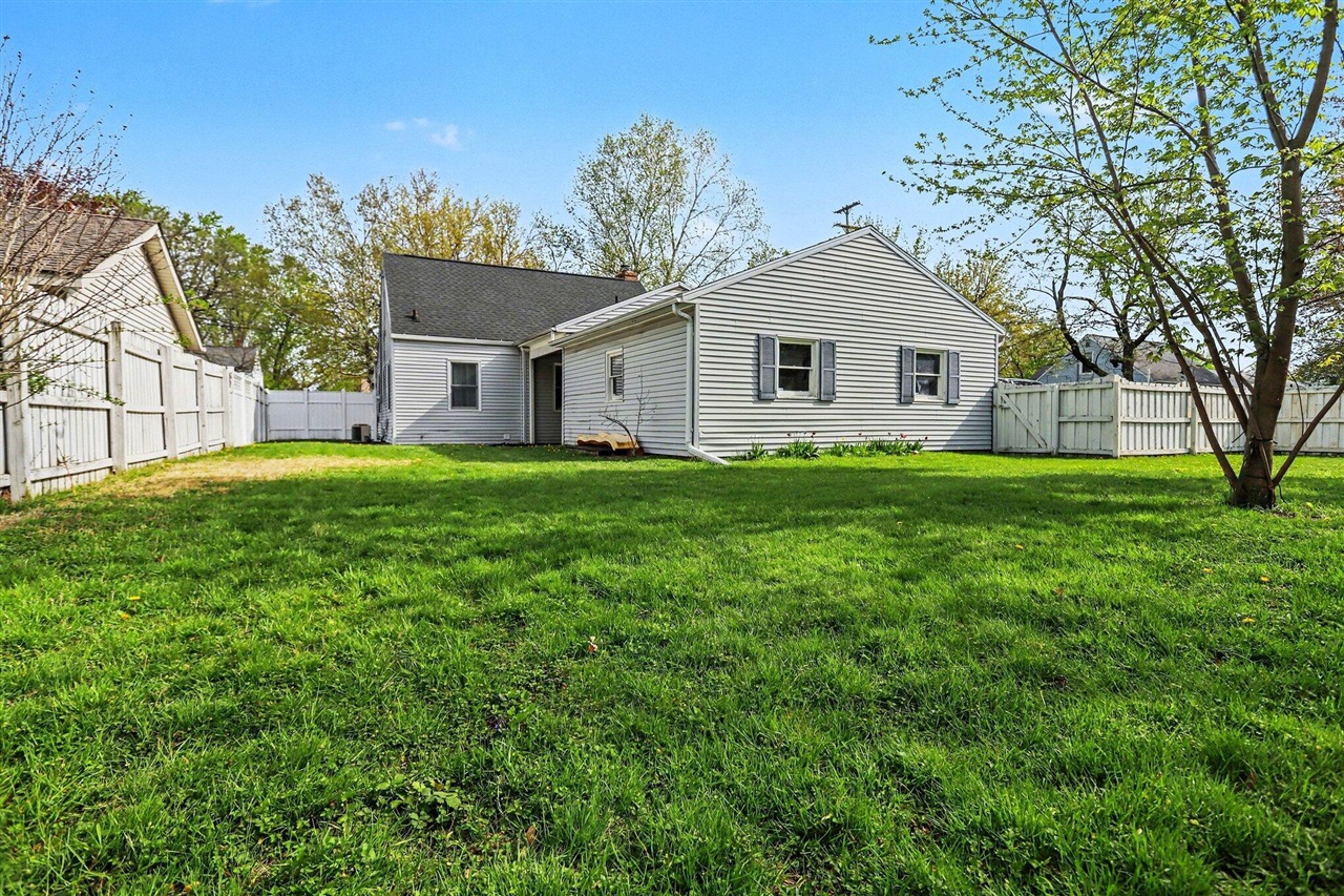 1528 Roseland Avenue, Kalamazoo, MI, 49001