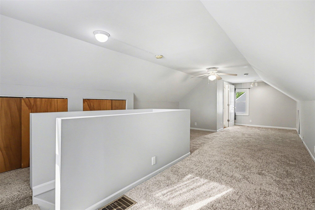 1528 Roseland Avenue, Kalamazoo, MI, 49001