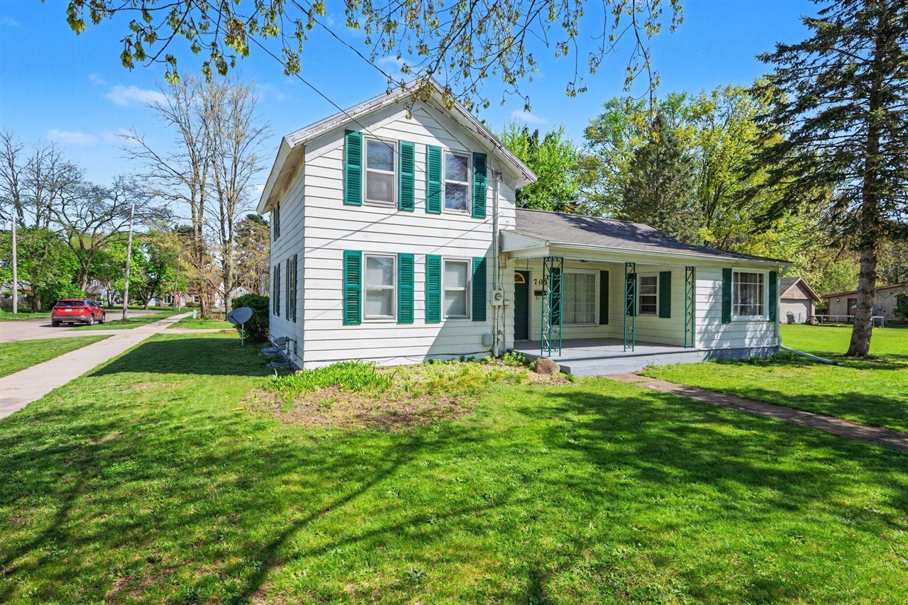 703 Elm Street, Paw Paw, MI, 49079-1229
