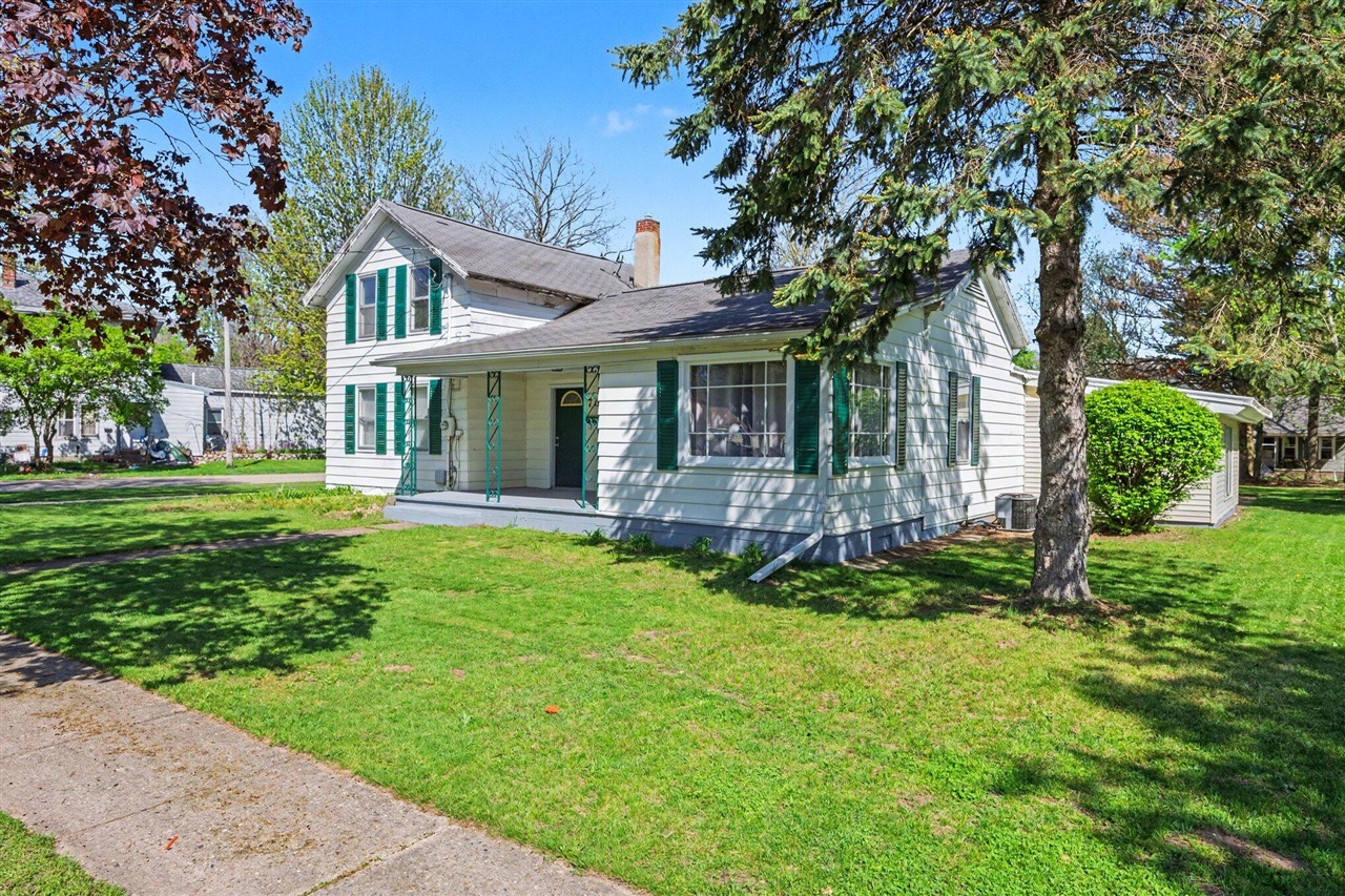 703 Elm Street, Paw Paw, MI, 49079-1229