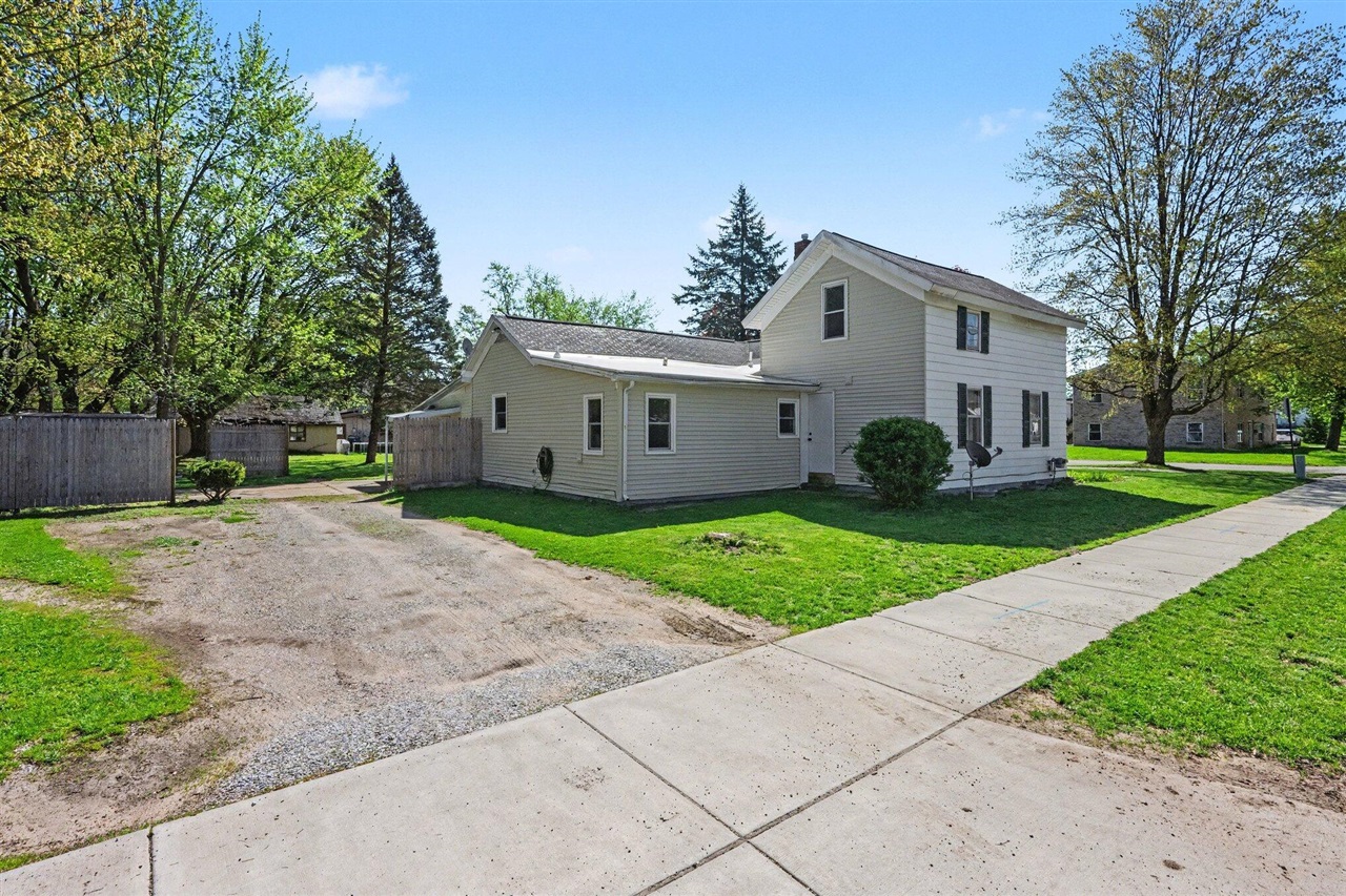 703 Elm Street, Paw Paw, MI, 49079-1229