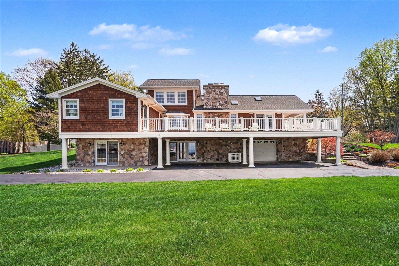 77102 Marwood Drive, South Haven, MI, 49090-9453