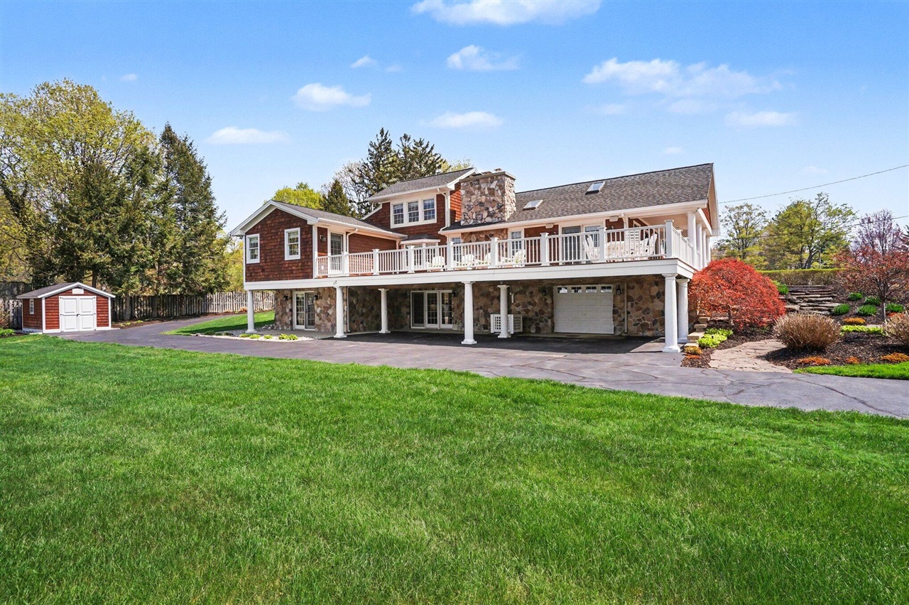 77102 Marwood Drive, South Haven, MI, 49090-9453