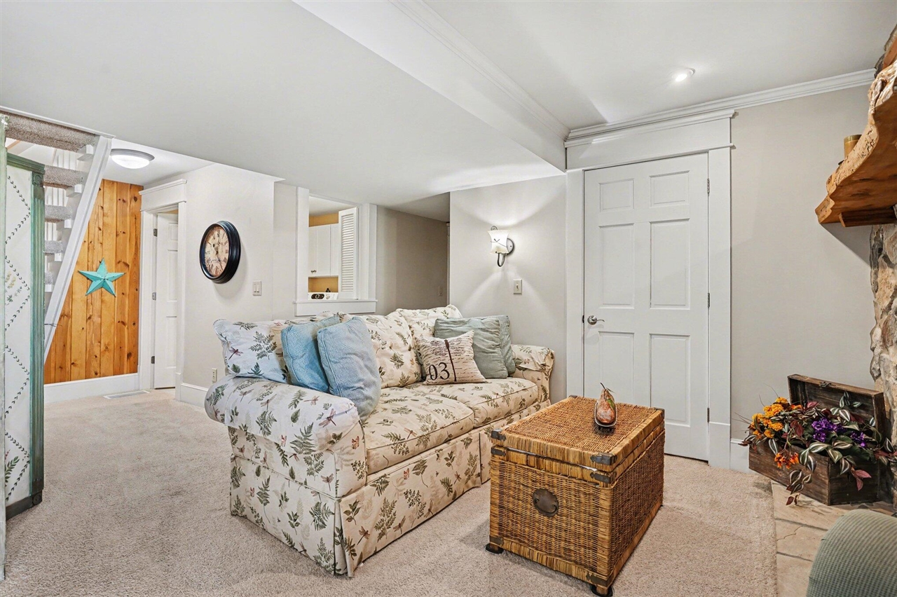 77102 Marwood Drive, South Haven, MI, 49090-9453