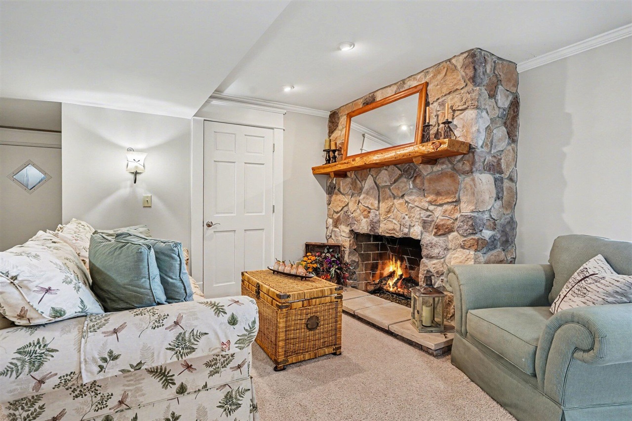 77102 Marwood Drive, South Haven, MI, 49090-9453