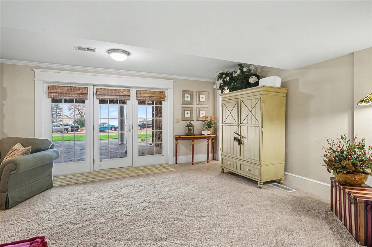 77102 Marwood Drive, South Haven, MI, 49090-9453