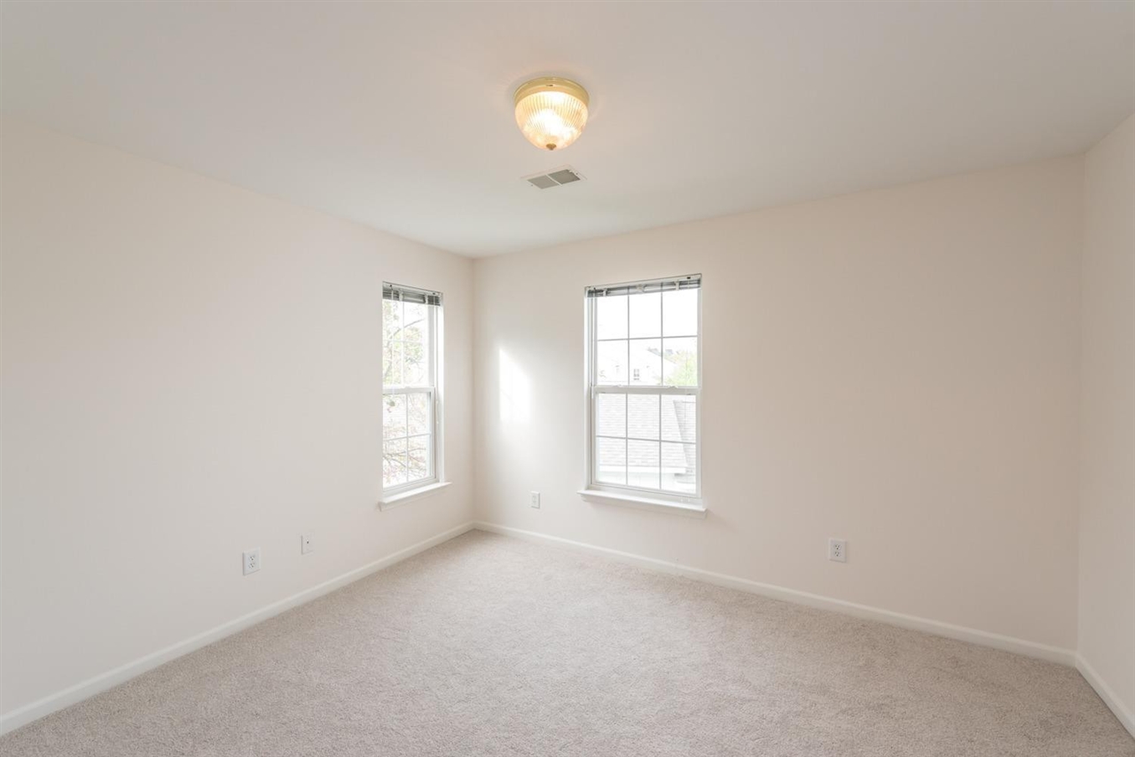 2800 S Knightsbridge Circle, Ann Arbor, MI, 48105-9288