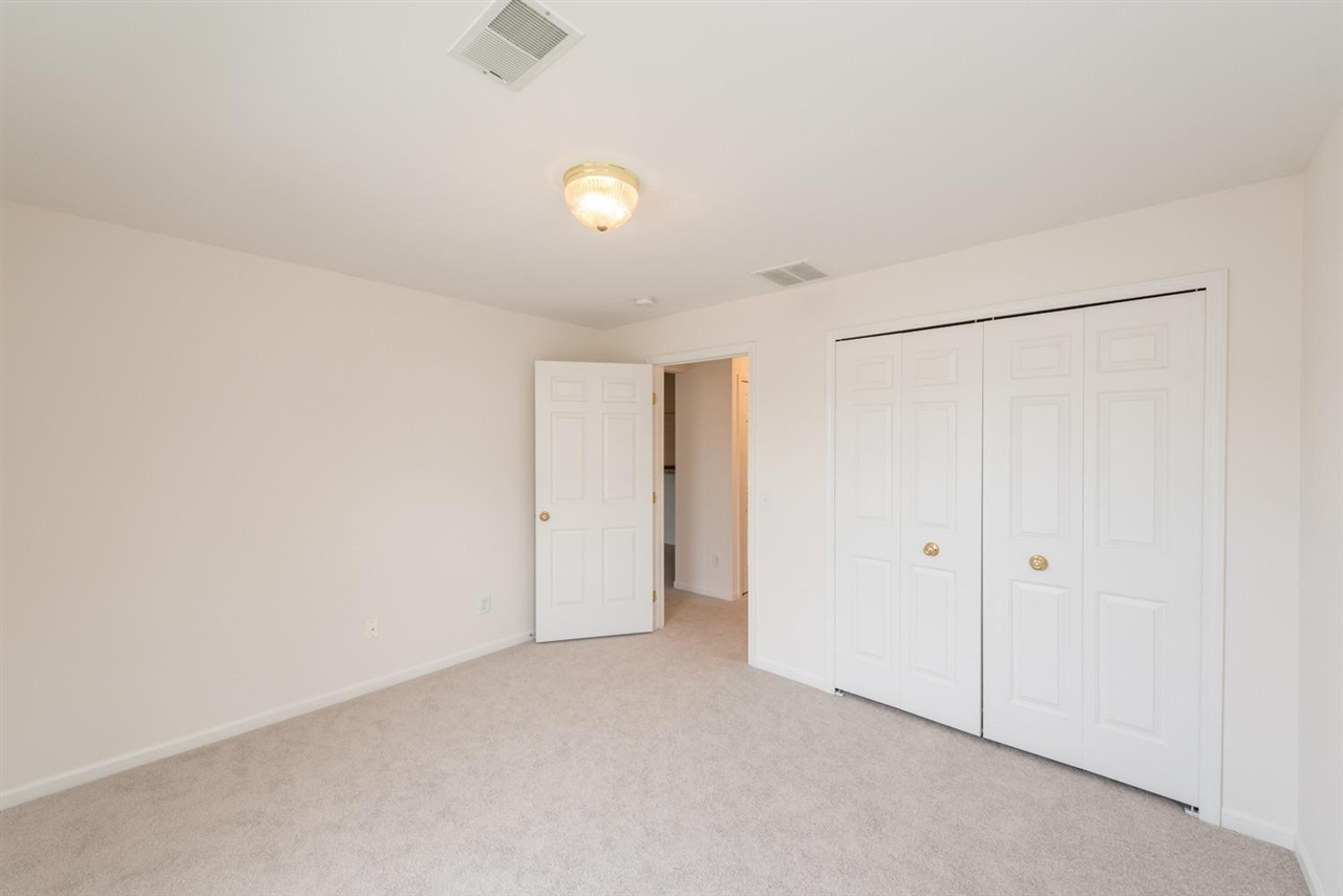 2800 S Knightsbridge Circle, Ann Arbor, MI, 48105-9288