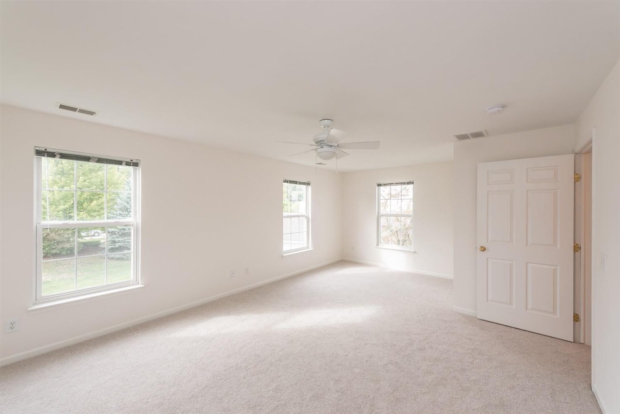 2800 S Knightsbridge Circle, Ann Arbor, MI, 48105-9288