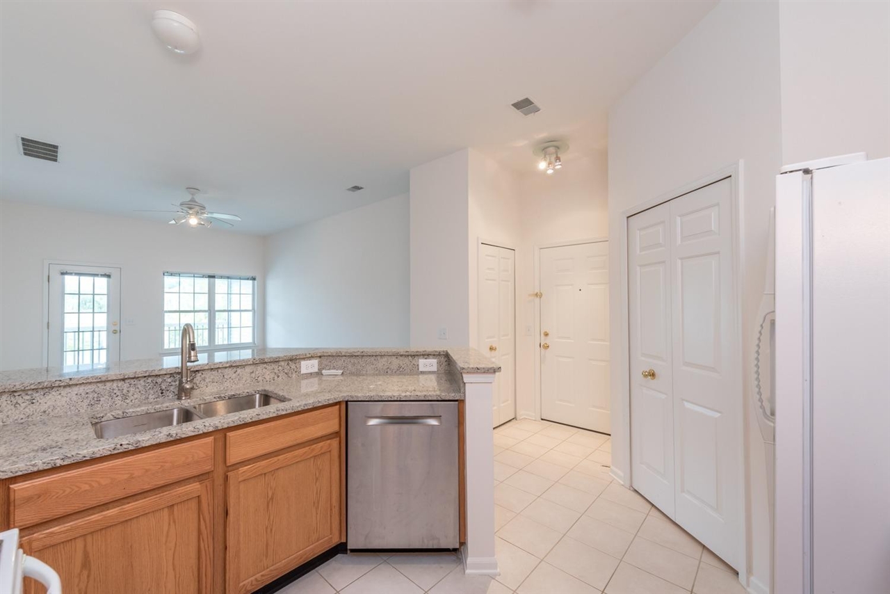 2800 S Knightsbridge Circle, Ann Arbor, MI, 48105-9288