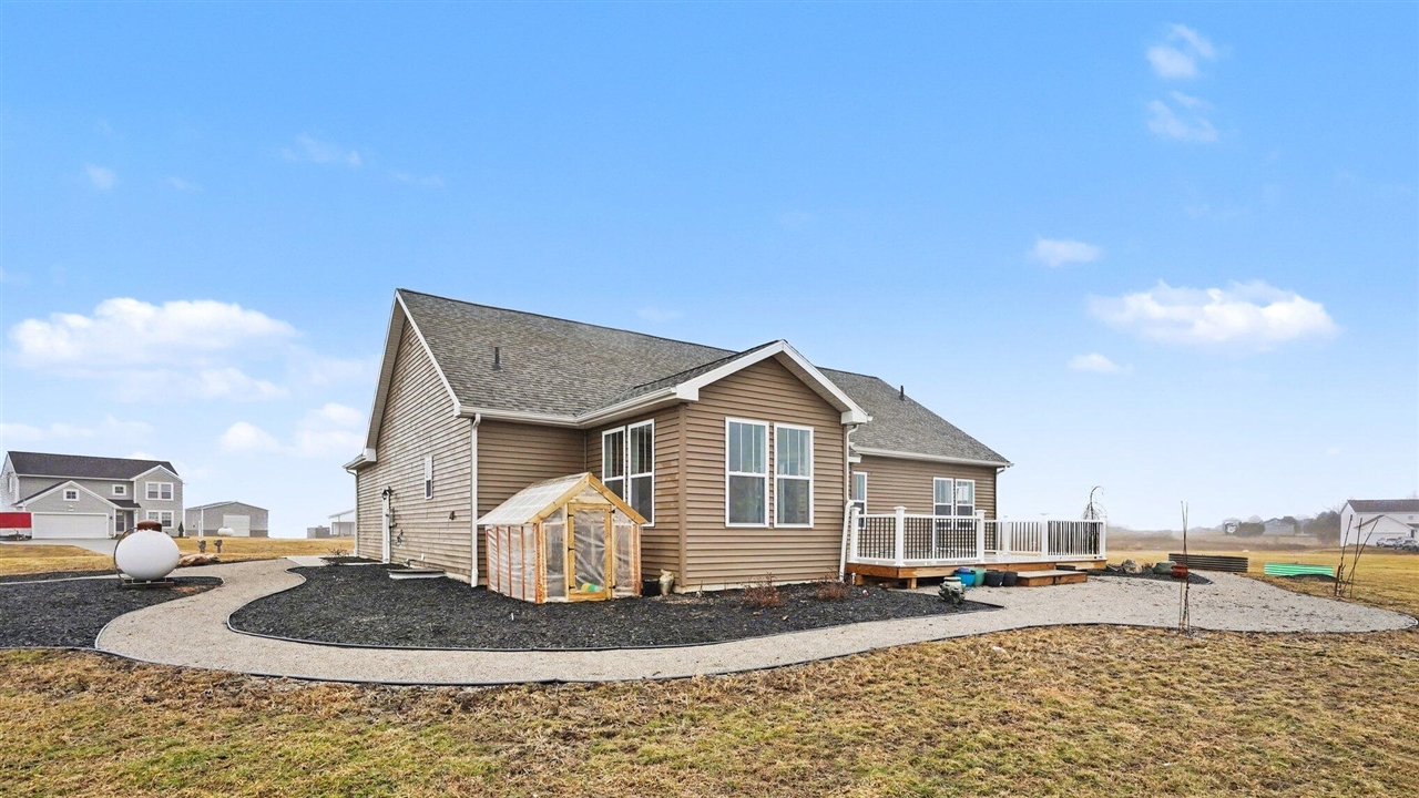 17110 Country Drive, Manchester, MI, 48158-9309